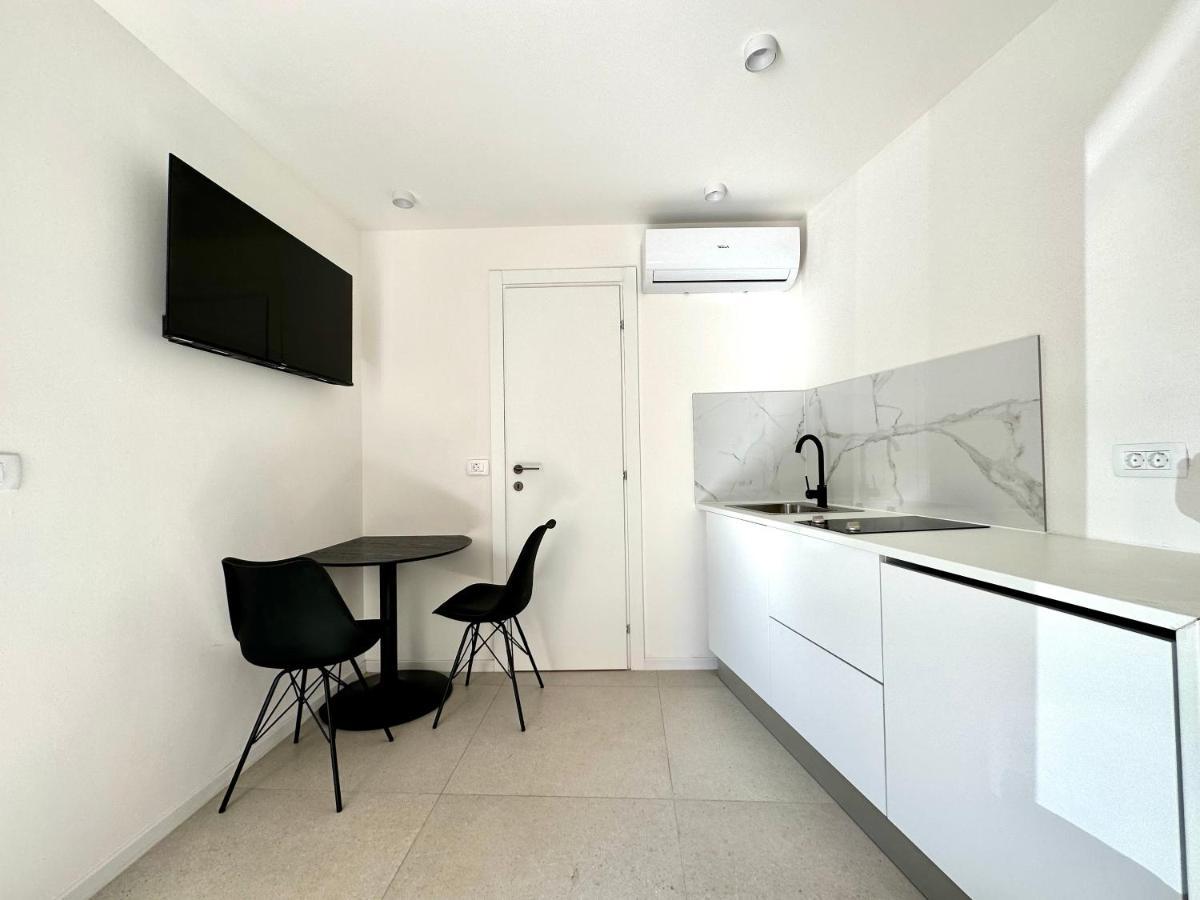 Damir Skomina Apartments Koper Exteriör bild