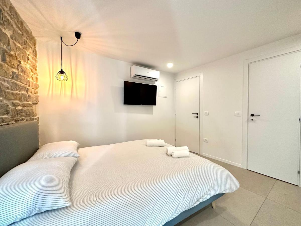 Damir Skomina Apartments Koper Exteriör bild