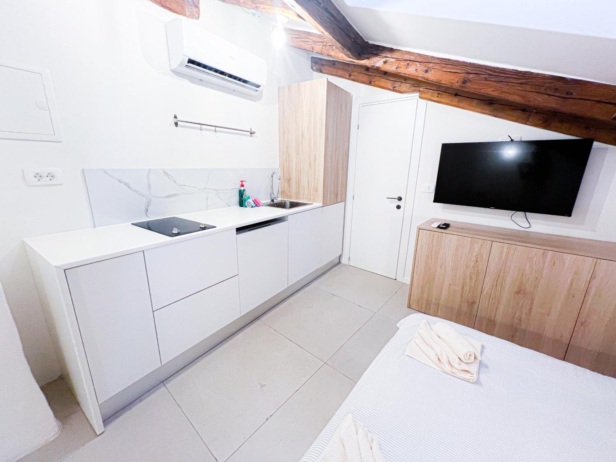 Damir Skomina Apartments Koper Exteriör bild
